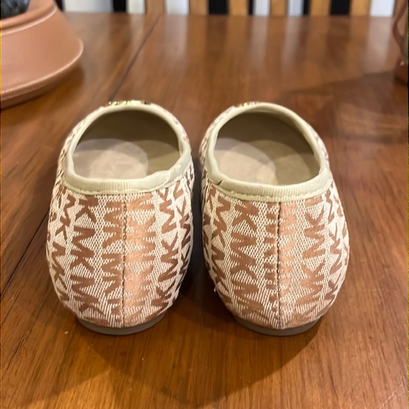Michael Kors Faye 2 Jacquard Flats Shoes new Camel Youth 5Y GS Big Girls Size 5 - Picture 7 of 14